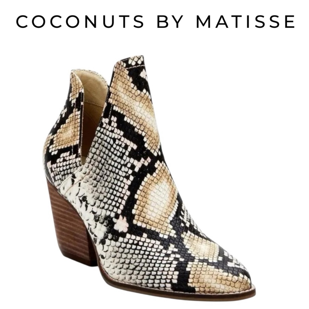 COCONUTS BY MATISSE TRADER NATURAL SNAKE PRINT SIDE CUTOUT HEELED ANKLE BOOTIE